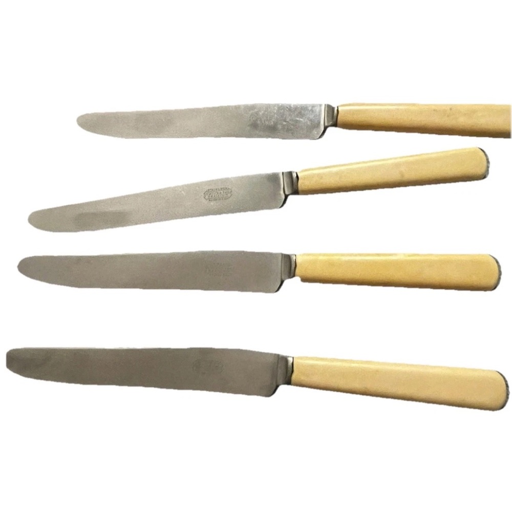 Vintage Universal Resistain Butter Knife Set Of 4 1950’s Made In USA